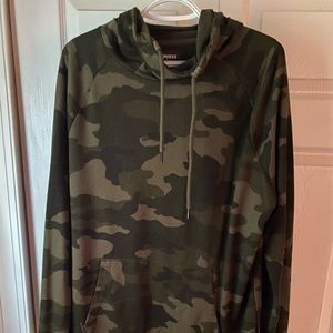 EXPRESS men’s camo hoodie